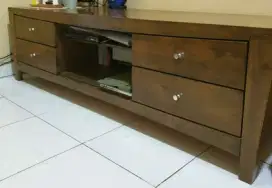 Meja TV kayu mahoni masih bagus