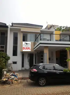 Rumah Golf Lake Residence (Ukuran 8x18 m)