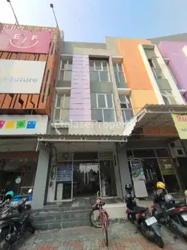 DISEWAKAN /DIJUAL RUKO 3 LANTAI UNTUK USAHA O JALAN MERR