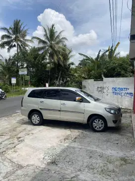KIJANG INNOVA 2012