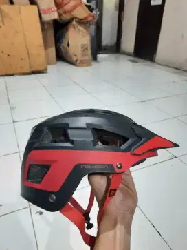 Helm Polygon RAMP MERAH HITAM