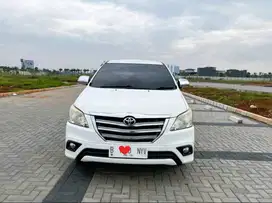 Toyota Kijang Innova 2.0 G Bensin-AT 2014