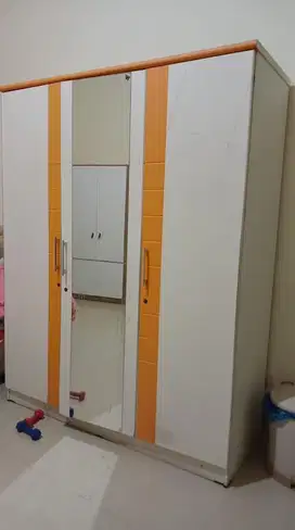 Lemari baju 3pintu