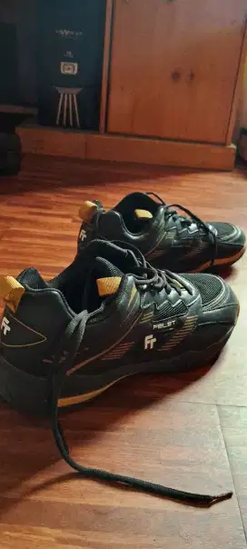 Sepatu Badminton Felet