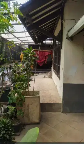 Jual rumah lama di kopo permai lebar muka 20 mtr