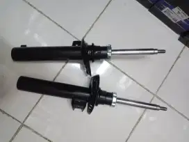 Shock absorber buat mobil VW Tiguan depan copotan Masi bagus