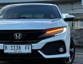 Honda Civic 1.5 Turbo Hatchback hb 2018 Putih 2017 2019