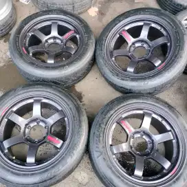 Rays te37 R18x9 6x139,7 ET 0 ban semislick Raiden herodrag 255/50 R18