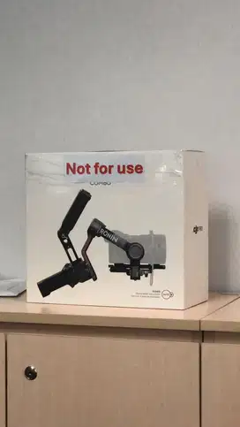 DJI RS3 COMBO Gimbal Stabilizer