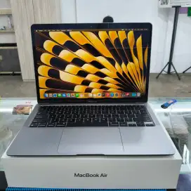 Macbook air 13 inchi 256 GB second garansi panjang sebulanan pake
