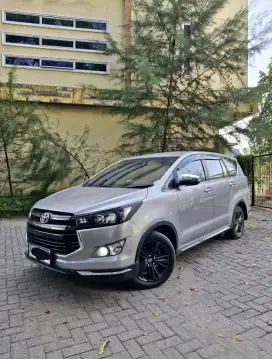 Innova Venturer 2.4 MT SOLAR