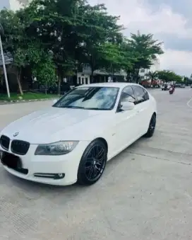 Dijual BMW 320i E90 LCI Warna Putih