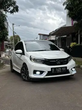 Honda Brio RS CVT A/T