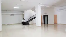TURUN HARGA! DIJUAL BANGUNAN KOMERSIAL SIAP PAKAI JL RAYA JEMURSARI!