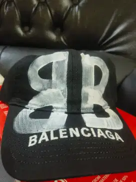 Topi Balencia Paris keren bangeeeet