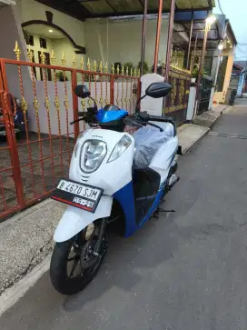 Bissmillah dijual motor Honda Genio cbs iss 2019