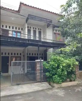 RUMAH MEWAH DI GALAXY