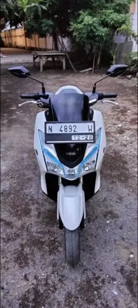 Motor yamaha lexi 125