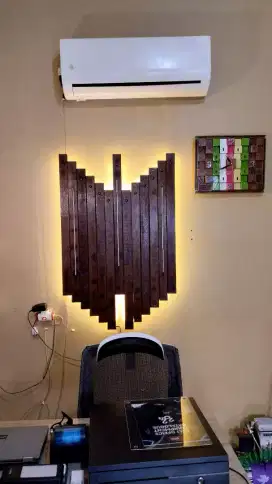 Hiasan dinding kayu mewah antik
