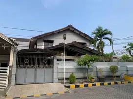 DIJUAL RUMAH PUTAT INDAH TIMUR HANYA 1MENIT KE PINTU TOL SATELIT