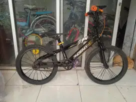 Sepeda anak bmx uk 18