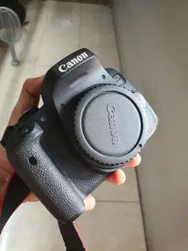 Canon Eos 750D Kit 18-55mm Is STM + Yongnuo 50mm