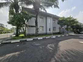 Rumah Mewah Dengan Kolam Renang di Lor in Residence Colomadu Solo