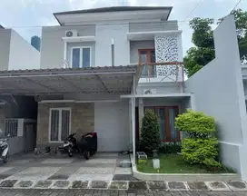 rumah 2 lantai di dalam perumahan jalan godean sangat strategis