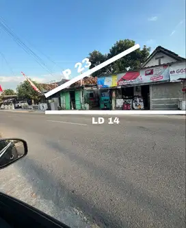 tanah istimewa pinggir jalan besar utara ambarukmo plasa