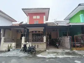 DISEWAKAN Rumah Bagus Bersih di Perum Dekat Hotel Alana 1.5 Lantai