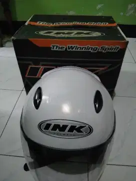 Helm INK putih uk L