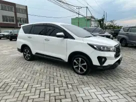 TOYOTA INNOVA VENTURER 2.4 AT 2022