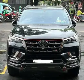 FOR SALE: TOYOTA FORTUNER 2.8 VRZ GR SPORT 4X2 2022 - SEPERTI BARU!