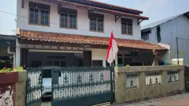 Rumah Luas jalan utama Curug Pondok Kelapa