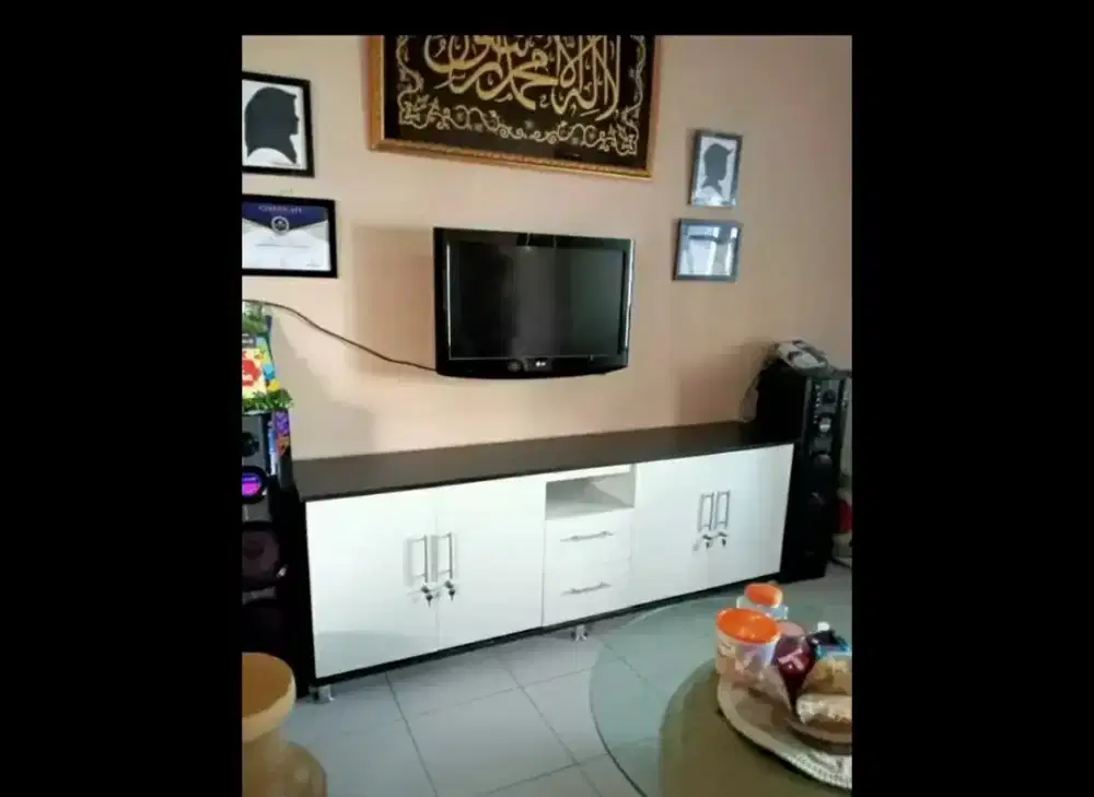MEJA TV PANJANG 2M WARNA HITAM BAYAR COD (DITEMPAT)