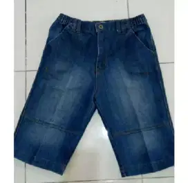 Celana pendek jeans snopy size 130