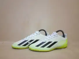 Sepatu Futsal Adidas X Crazyfast.4
Size 40⅔ not specs nike