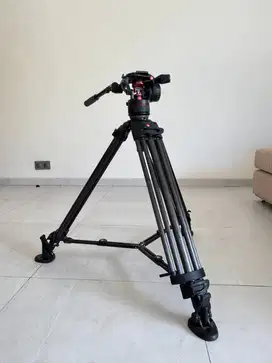 Manfrotto professional tripod Nitrotech 608 with carbon fibre legs