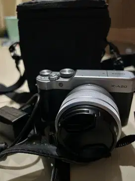 Mirrorless Fujifim X-A20 Silver