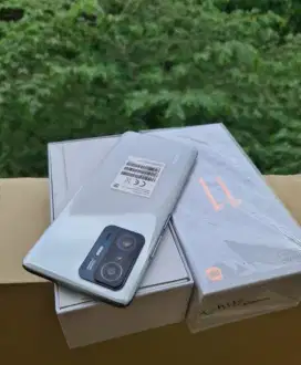 Xiaomi Mi 11T 8/256 GB Kondisi Seperti Baru
