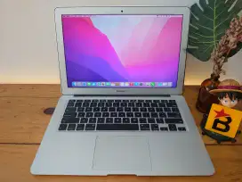 Macbook Air 2017 Core i5 RAM 8/128 Backlight Keyboard Good Condition