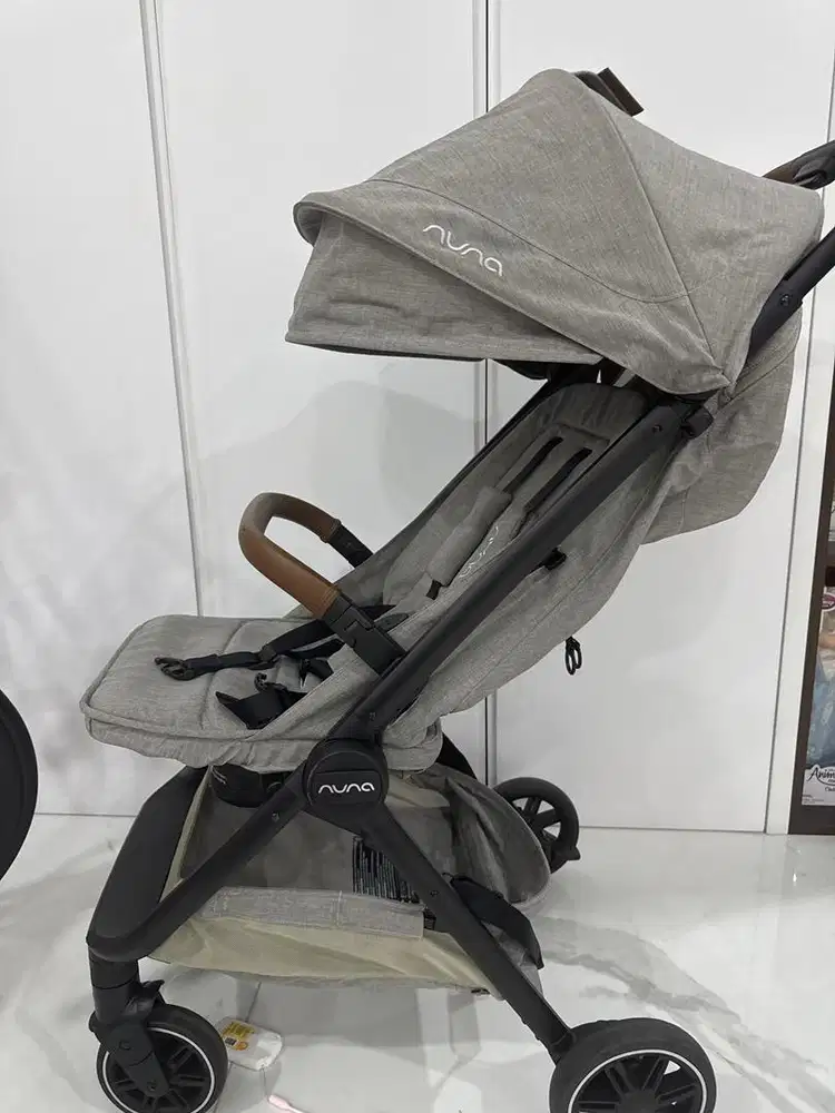 Nuna trvl stroller