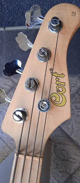 Cort Electric Bass 4 Strings