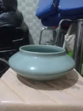 Guci seladon antik