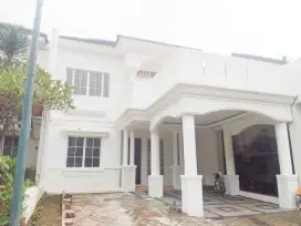 Dijual cepat Rumah Cantik siap huni  cluster depan kota wisata cibubur