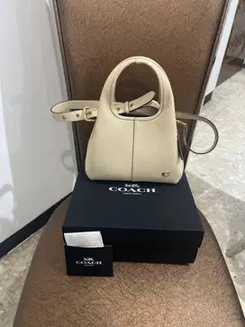 Coach lana bag cream