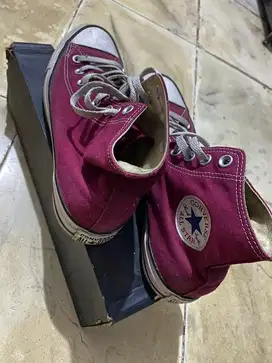 Converse Chuck Taylor (Size 41)