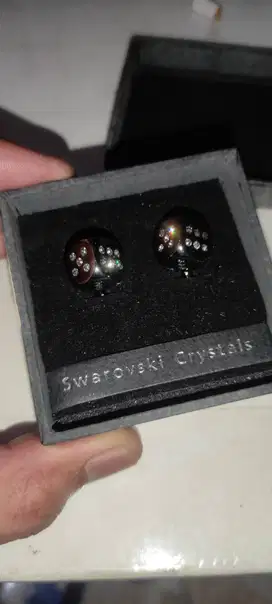 SWAROSKI CRYSTAL CUFFLINK/KANCING JAS MERK NEXT
