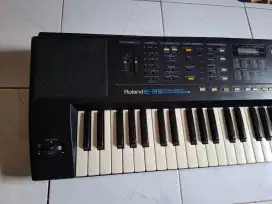 Keyboard roland R35