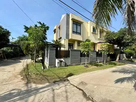 Cinere megapolitan luas 142 rumah hoek halaman luas